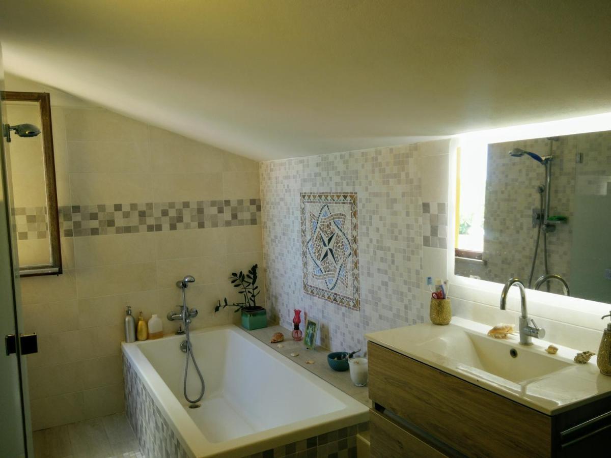 Oasi Del Cuore - Graziose Camere Con Vista Mare A 7 Min Dal Mare Di كاسْتيلونْشيلّو المظهر الخارجي الصورة